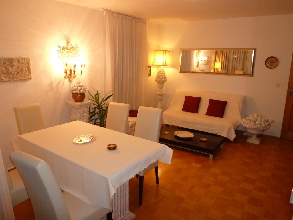 Apartamento Landhaus Alpenblick Garmisch-Partenkirchen Habitación foto